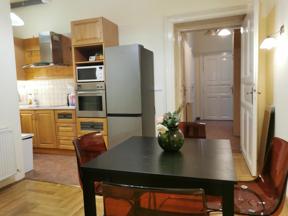 Andrassy Suite Budapest Bagian luar foto